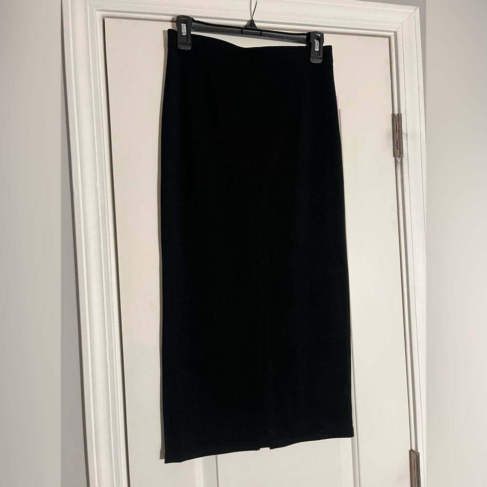 Elegant Black Pencil Skirt